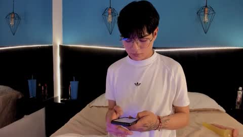 Snapshot of ale_aurarashi chatting on 09/27/25, 04:39 ale_aurarashi online show from 09/27/25, 04:39