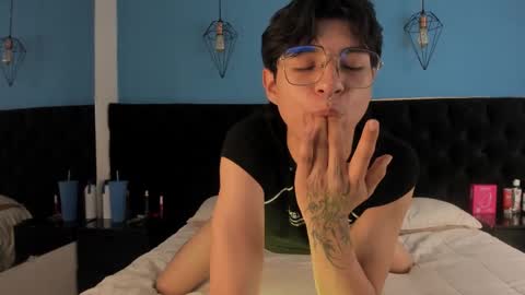 Snapshot of ale_aurarashi chatting on 10/02/25, 11:45 ale_aurarashi online show from 10/02/25, 11:45