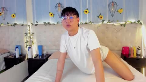 Snapshot of ale_aurarashi chatting on 10/13/25, 07:25 ale_aurarashi online show from 10/13/25, 07:25