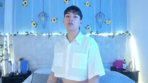 Snapshot of ale_aurarashi chatting on 10/19/25, 04:02 ale_aurarashi online show from 10/19/25, 04:02