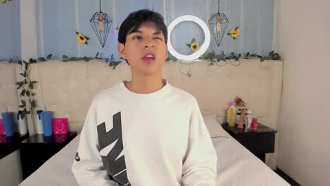 Snapshot of ale_aurarashi chatting on 11/28/25, 02:36 ale_aurarashi online show from 11/28/25, 02:36