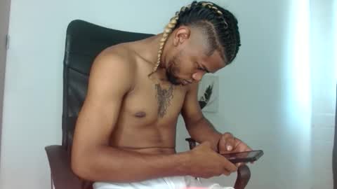 Snapshot of ale_squirt333 chatting on 02/13/26, 02:24 ale_squirt333 online show from 02/13/26, 02:24