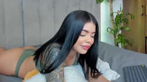 Snapshot of alegra_brown chatting on 10/23/25, 03:22 Alegra Brown online show from 10/23/25, 03:22