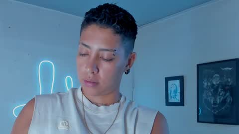 Alejandra online show from 11/15/25, 10:48