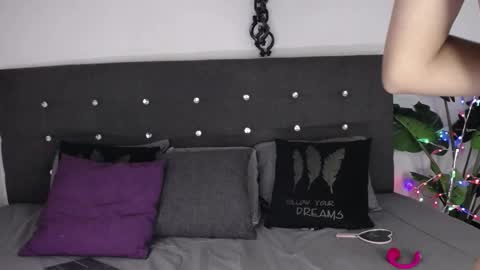 Alejandra online show from 11/25/25, 12:49