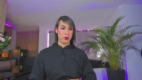 A L E J A N D R A online show from 02/25/25, 09:35