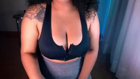 Snapshot of alejandra_conde chatting on 12/14/24, 12:11 Alejandra online show from 12/14/24, 12:11