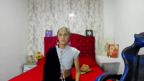 Snapshot of alejandra_james chatting on 04/14/26, 11:05 ALEJANDRA JAMES online show from 04/14/26, 11:05