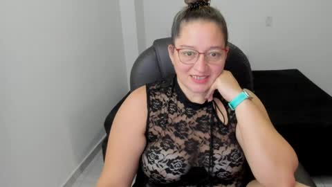 alejandra online show from 04/19/26, 03:44
