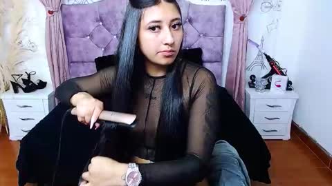 ALEJANDRA online show from 10/24/25, 03:52