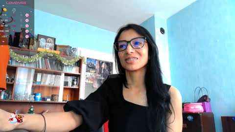 Alejandra online show from 12/17/24, 11:49