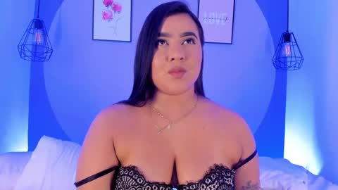 Alejandra online show from 11/28/25, 08:44