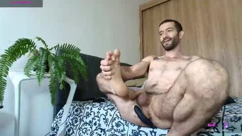 Snapshot of alejandro_bigcock chatting on 06/08/26, 04:18 Alejandro Hernndez online show from 06/08/26, 04:18
