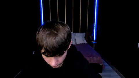 Snapshot of alejandro_ellias chatting on 11/16/25, 11:05 Alejandro online show from 11/16/25, 11:05