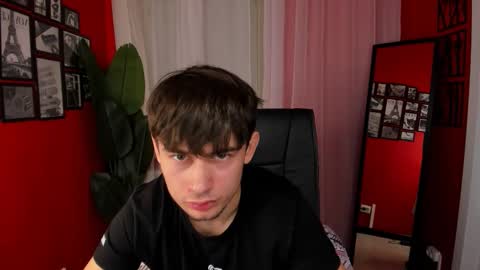 Snapshot of alejandro_ellias chatting on 11/19/25, 05:18 Alejandro online show from 11/19/25, 05:18