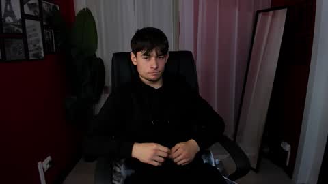 Snapshot of alejandro_ellias chatting on 11/19/25, 08:20 Alejandro online show from 11/19/25, 08:20