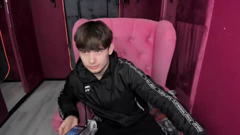 Snapshot of alejandro_ellias chatting on 12/02/25, 05:57 Alejandro online show from 12/02/25, 05:57