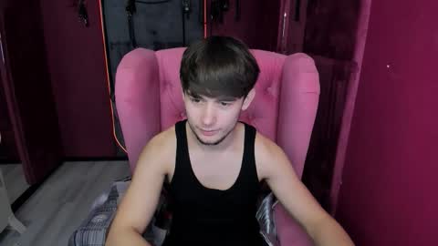 Snapshot of alejandro_ellias chatting on 12/04/25, 10:35 Alejandro online show from 12/04/25, 10:35