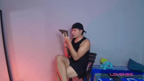 Snapshot of alejandro_vt chatting on 11/08/25, 12:16 Alejandro G online show from 11/08/25, 12:16