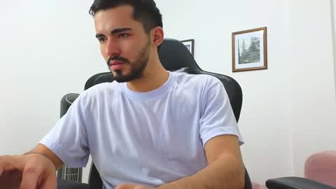 Snapshot of alejandroo_7 chatting on 12/28/24, 10:34 alejandroo_7 online show from 12/28/24, 10:34