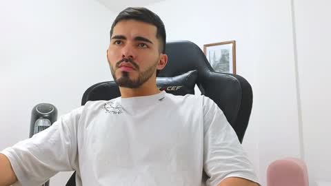 Snapshot of alejandroo_7 chatting on 01/07/25, 11:56 alejandroo_7 online show from 01/07/25, 11:56