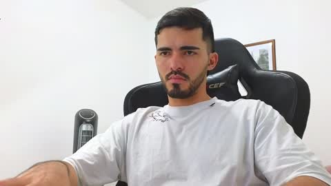 Snapshot of alejandroo_7 chatting on 01/08/25, 02:57 alejandroo_7 online show from 01/08/25, 02:57