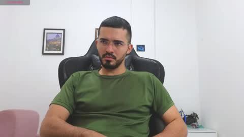 Snapshot of alejandroo_7 chatting on 12/17/25, 06:36 alejandroo_7 online show from 12/17/25, 06:36