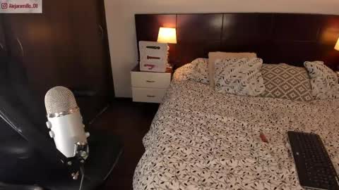 Alejandra online show from 02/10/25, 09:04