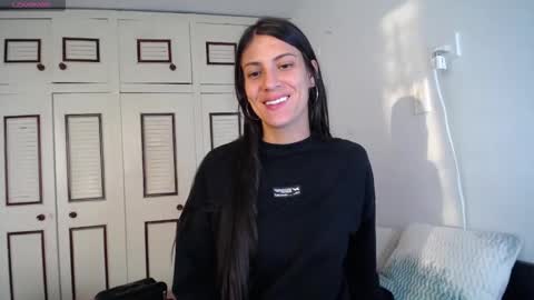 Snapshot of alejaxxxhot chatting on 10/17/25, 10:23 alejaxxxhot online show from 10/17/25, 10:23