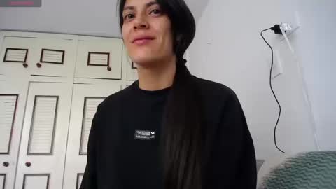 Snapshot of alejaxxxhot chatting on 10/18/25, 05:25 alejaxxxhot online show from 10/18/25, 05:25