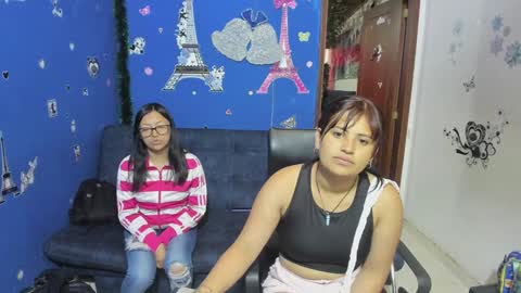 Snapshot of alejita_smithh chatting on 01/20/25, 12:28 zoe and Kataleya online show from 01/20/25, 12:28