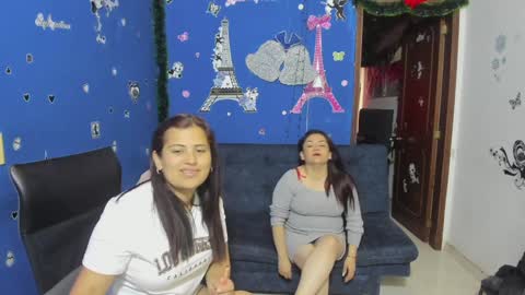 Snapshot of alejita_smithh chatting on 01/31/25, 01:34 zoe and Kataleya online show from 01/31/25, 01:34