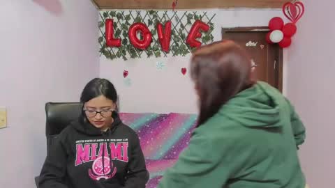 Snapshot of alejita_smithh chatting on 03/07/25, 03:18 zoe and Kataleya online show from 03/07/25, 03:18