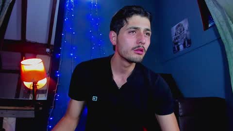 alejo_323__ online show from 02/08/25, 03:52