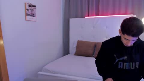 alejo_exotic online show from 05/22/26, 12:11