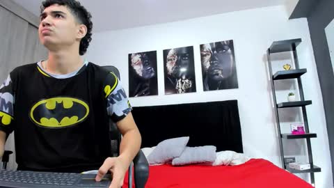 alejo_gray1 online show from 02/13/26, 09:44