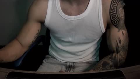 alejoduarte16 online show from 11/19/25, 05:24