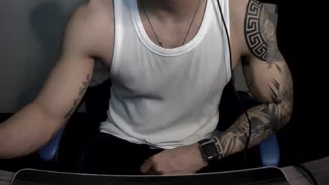 alejoduarte16 online show from 12/22/25, 06:49