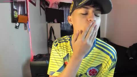 Snapshot of alejoo_storms chatting on 09/27/25, 02:44 alejo online show from 09/27/25, 02:44