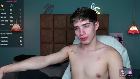 Snapshot of alejootwink chatting on 12/03/24, 09:01 ALejoo Saenz online show from 12/03/24, 09:01