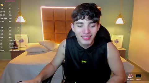 Snapshot of alejootwink chatting on 09/24/25, 11:41 ALejoo Saenz online show from 09/24/25, 11:41