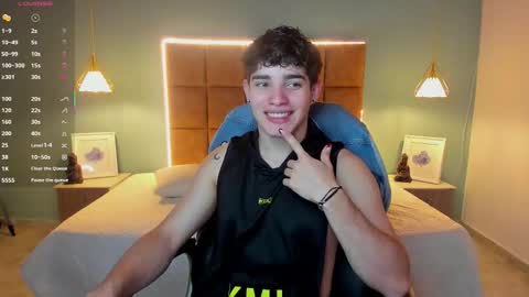 Snapshot of alejootwink chatting on 09/29/25, 07:51 ALejoo Saenz online show from 09/29/25, 07:51