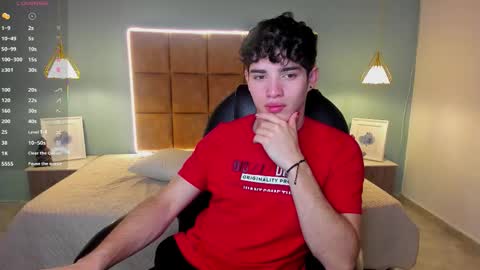 Snapshot of alejootwink chatting on 10/03/25, 04:37 ALejoo Saenz online show from 10/03/25, 04:37