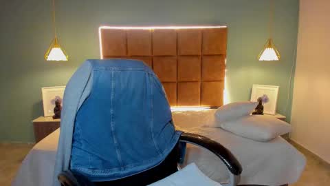 Snapshot of alejootwink chatting on 10/08/25, 05:38 ALejoo Saenz online show from 10/08/25, 05:38