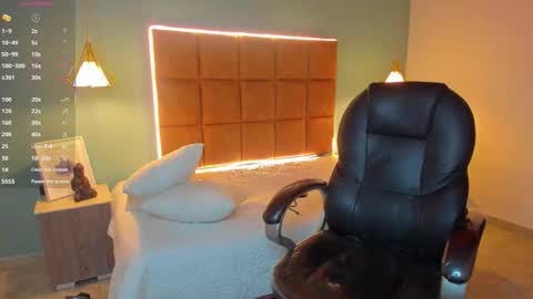 Snapshot of alejootwink chatting on 10/11/25, 01:16 ALejoo Saenz online show from 10/11/25, 01:16