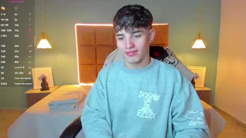 Snapshot of alejootwink chatting on 10/12/25, 01:59 ALejoo Saenz online show from 10/12/25, 01:59