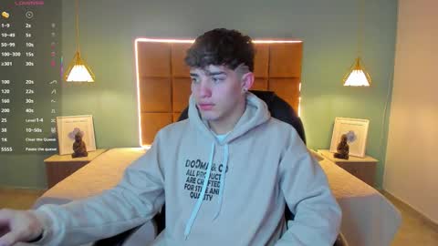 Snapshot of alejootwink chatting on 10/12/25, 08:41 ALejoo Saenz online show from 10/12/25, 08:41