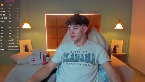 Snapshot of alejootwink chatting on 10/13/25, 08:47 ALejoo Saenz online show from 10/13/25, 08:47