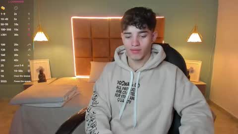 Snapshot of alejootwink chatting on 10/15/25, 03:17 ALejoo Saenz online show from 10/15/25, 03:17