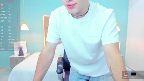 Snapshot of alejootwink chatting on 10/22/25, 01:28 ALejoo Saenz online show from 10/22/25, 01:28